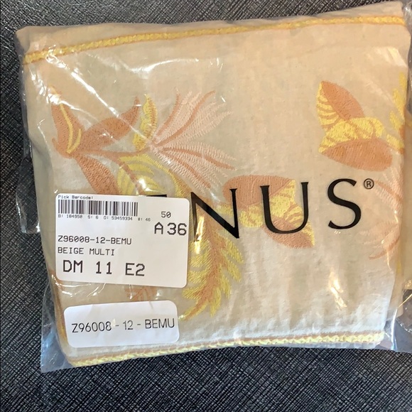 NWT - tie front linen top - Picture 3 of 4